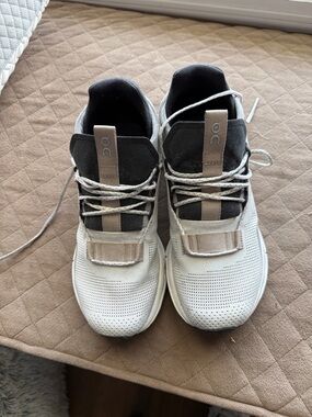 On Running Cloudrunner Sneakers - Light Gray and Taupe Accents